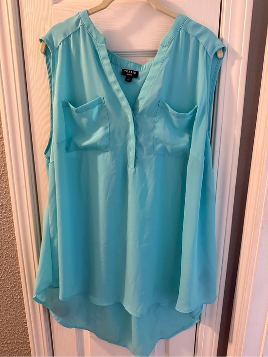 torrid Tops - torrid Mint Sleeveless Split V Blouse